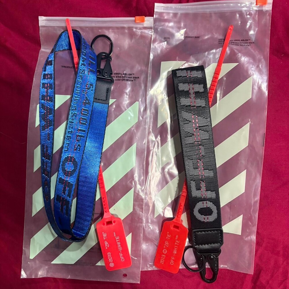 🌀 Blue | 🥷🏿 Black | Off-White | Neck Lanyard | Keychain